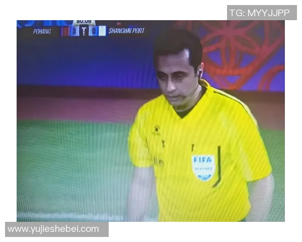 中国与伊朗比赛主裁判的判罚争议引发热议与讨论 中国与伊朗比赛主裁判的判罚争议引发热议与讨论