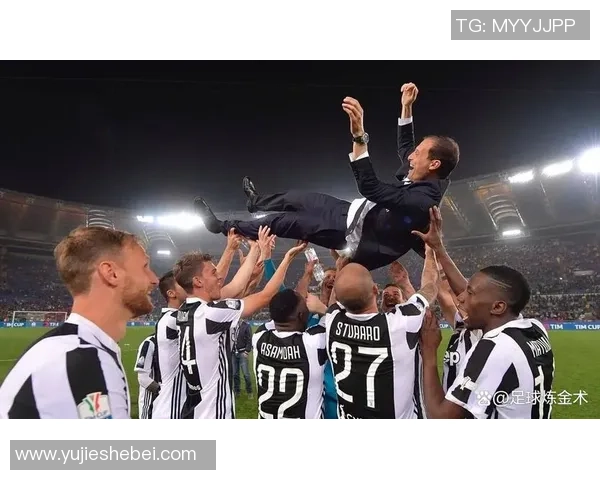 99年曼联对阵皇马经典战役回顾与精彩瞬间分析 99年曼联对阵皇马经典战役回顾与精彩瞬间分析